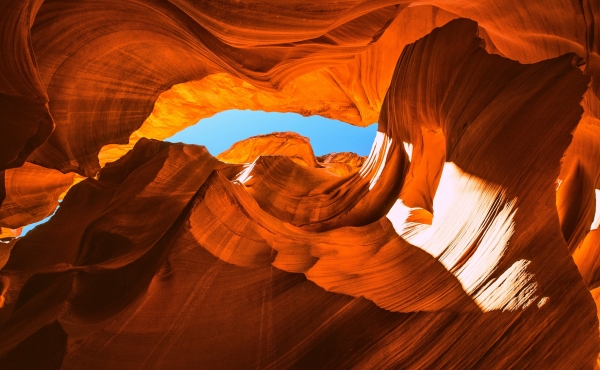 Canyon with a gap at the top